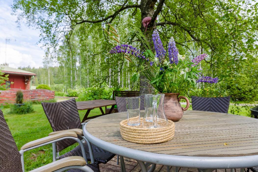 Poppelstrand Nuuksio, Pet Friendly Guest Apartment Exterior photo